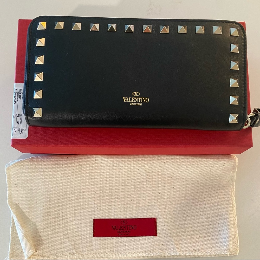 Valentino Rockstud Continental Black Wallet